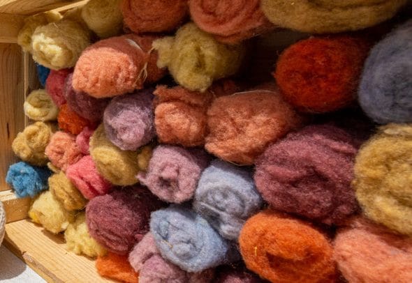 laine cardée couleur